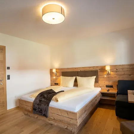 Отель Bergmahd 3*